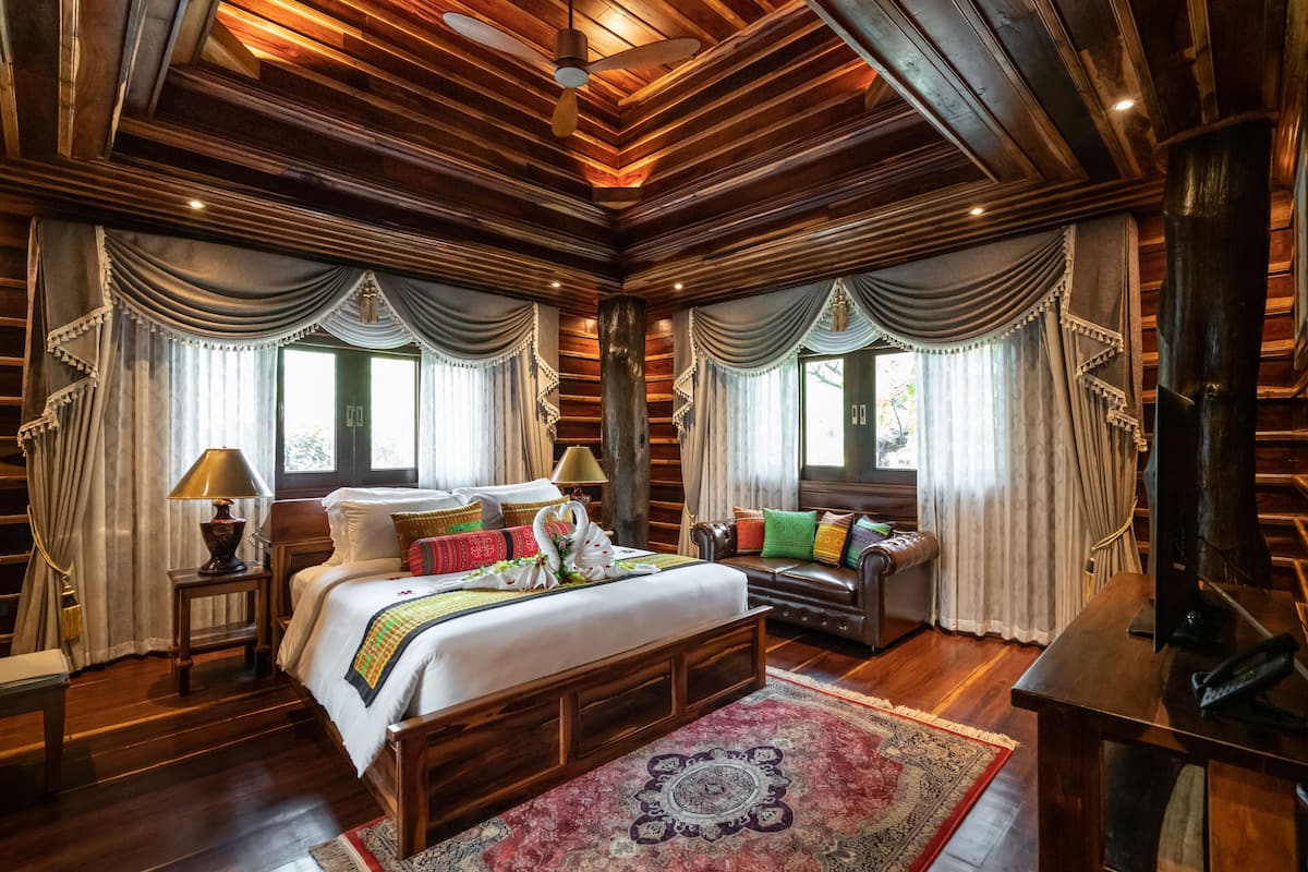 V.4 Payao (3 Bedroom Villa) | 1 bedroom, minibar, in-room safe, individually decorated