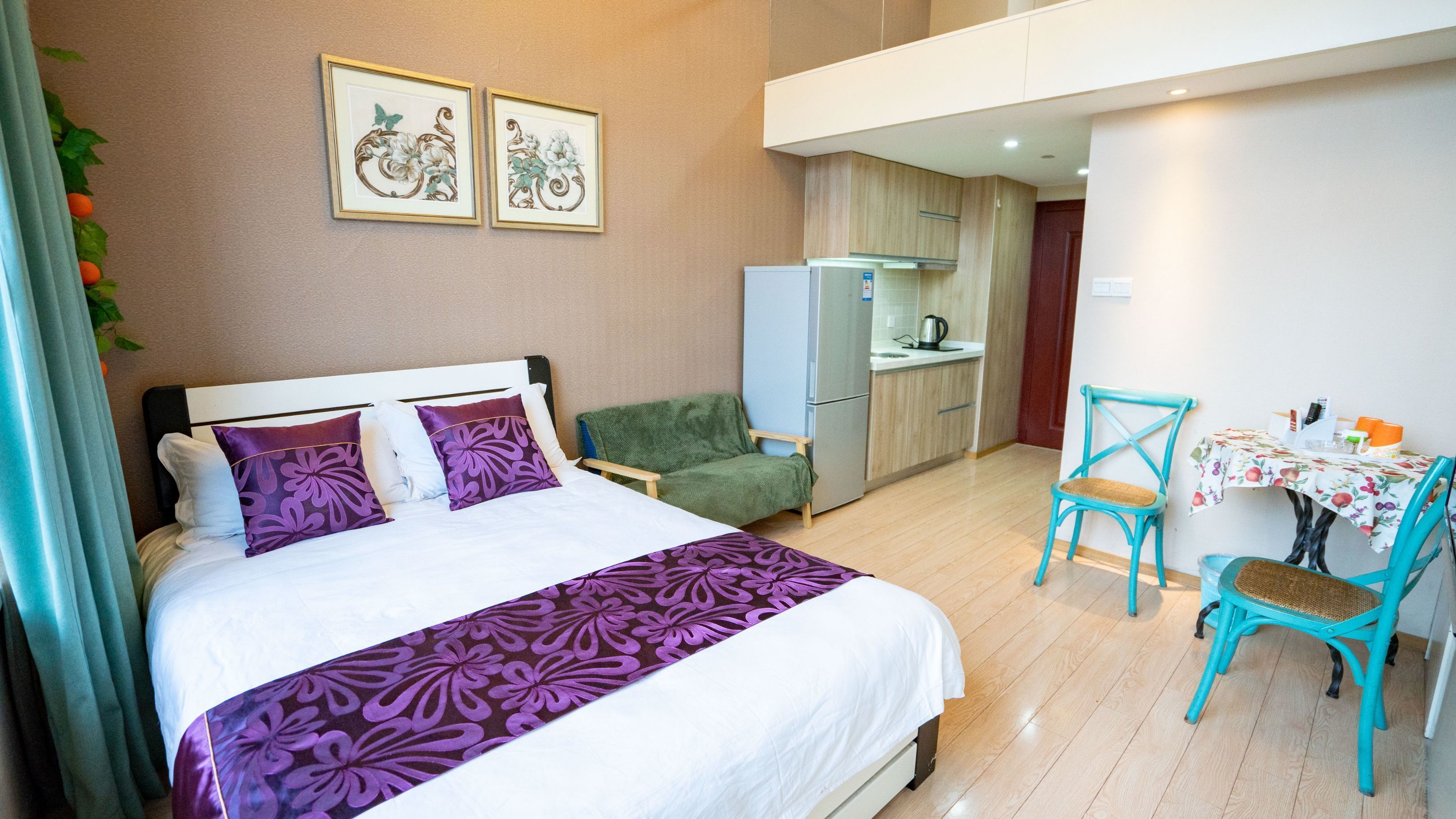 Classic-Maisonette | Schreibtisch, Verdunkelungsvorhänge, kostenloses WLAN