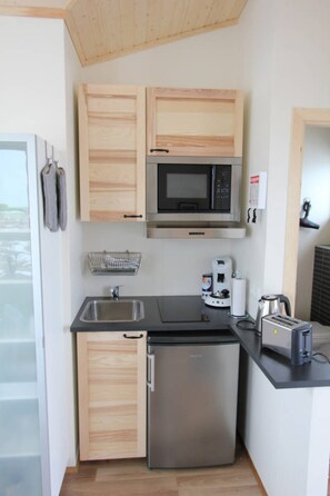 Cabin, 1 Bedroom | Private kitchenette | Fridge, microwave, stovetop, coffee/tea maker - Blue View Cabin 7B with Hot Tub (Bláskógabyggd)