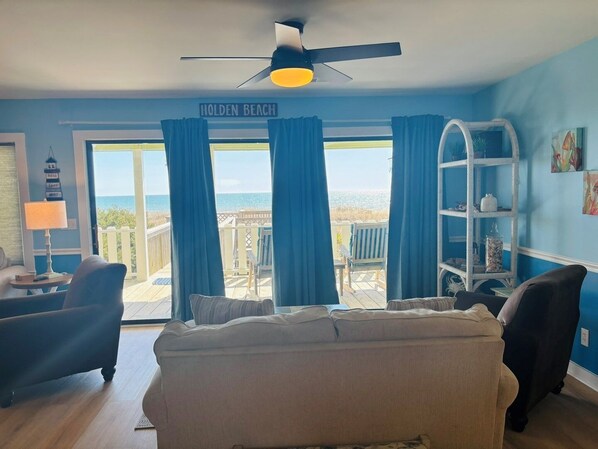 House, 4 Bedrooms | Living area