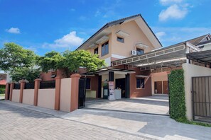 Fachada del alojamiento