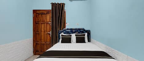 Standard-Doppelzimmer | Schreibtisch, Bettwäsche