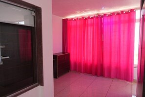 Unclassified image, 5 of 42, button
