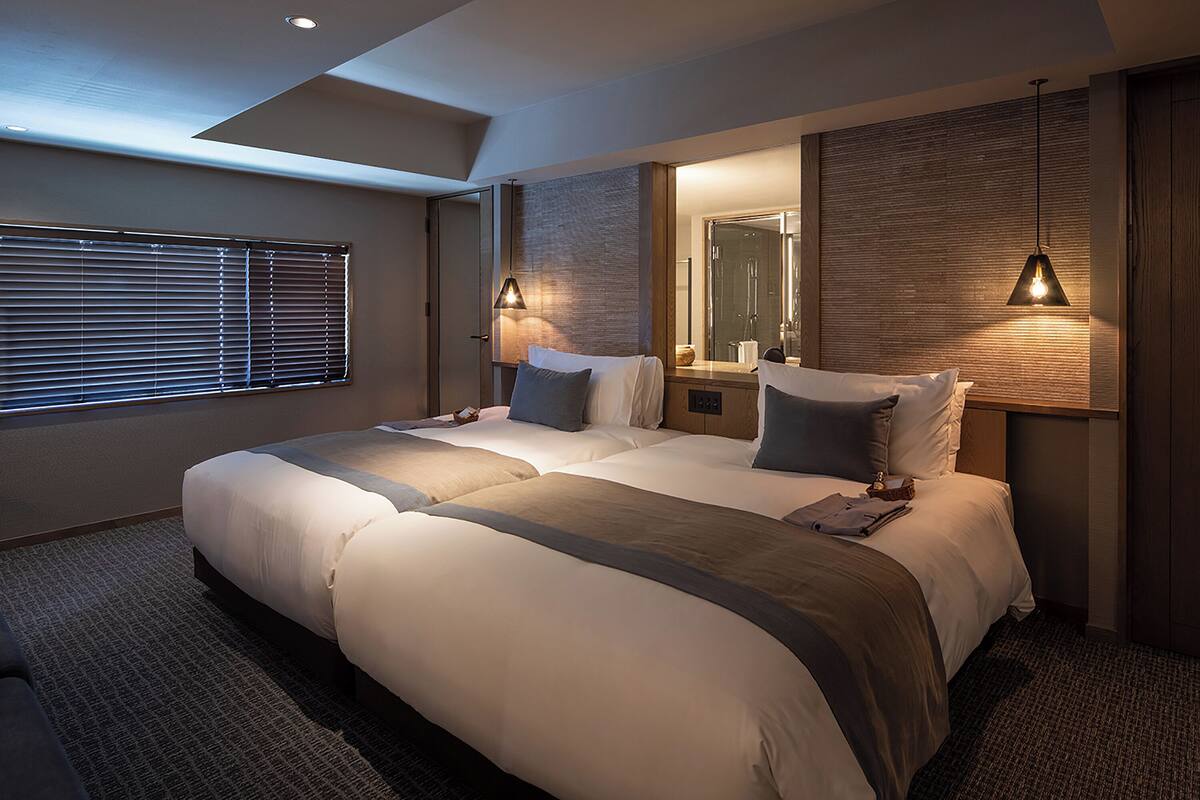 premiere suite, non smoking | 1 bedroom, in-room safe, desk, laptop workspace