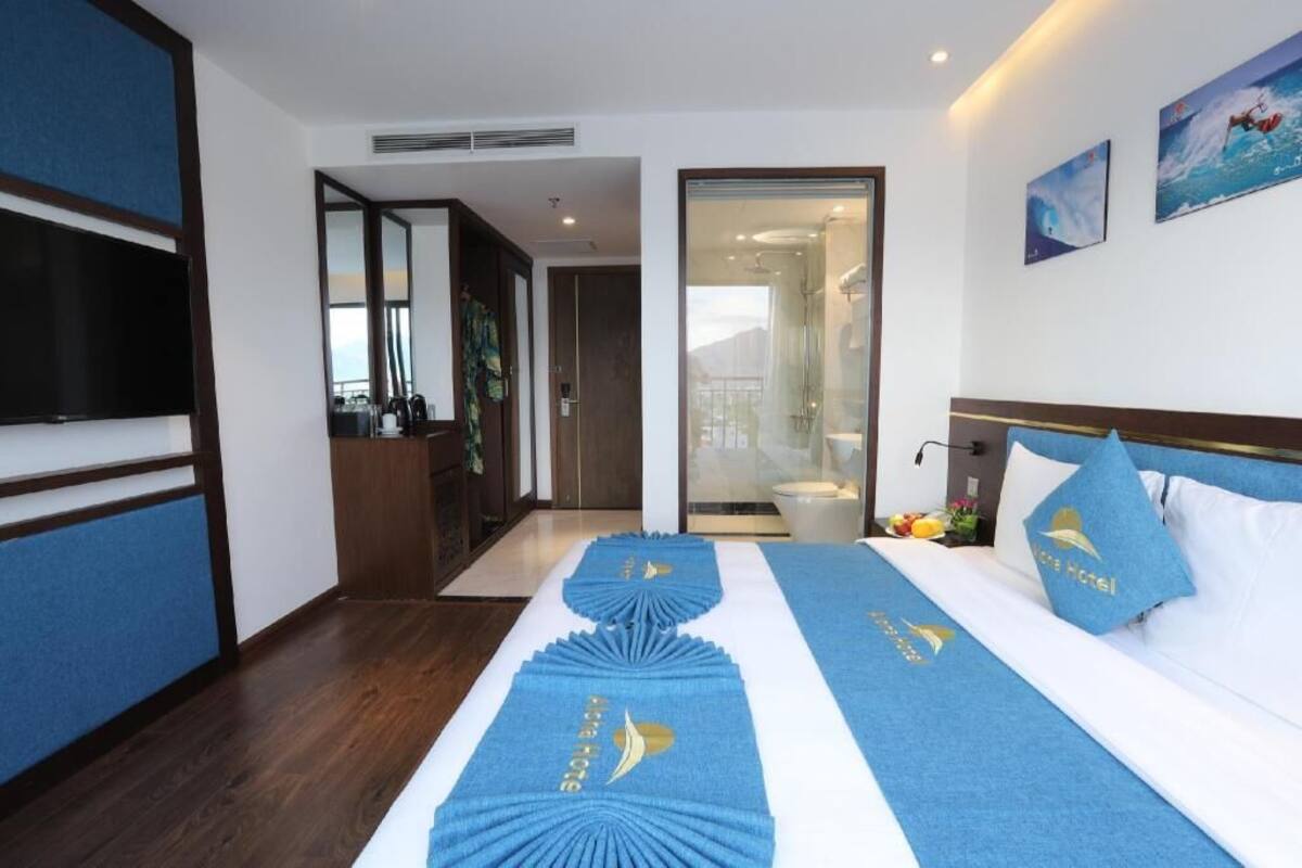 Minibar, in-room safe, desk, blackout curtains