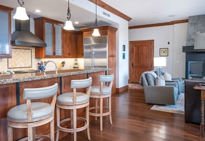 Kondominium, 4 kamar tidur | Dapur pribadi | Lemari es, oven, mesin pembuat kopi/teh, dan pemanggang roti