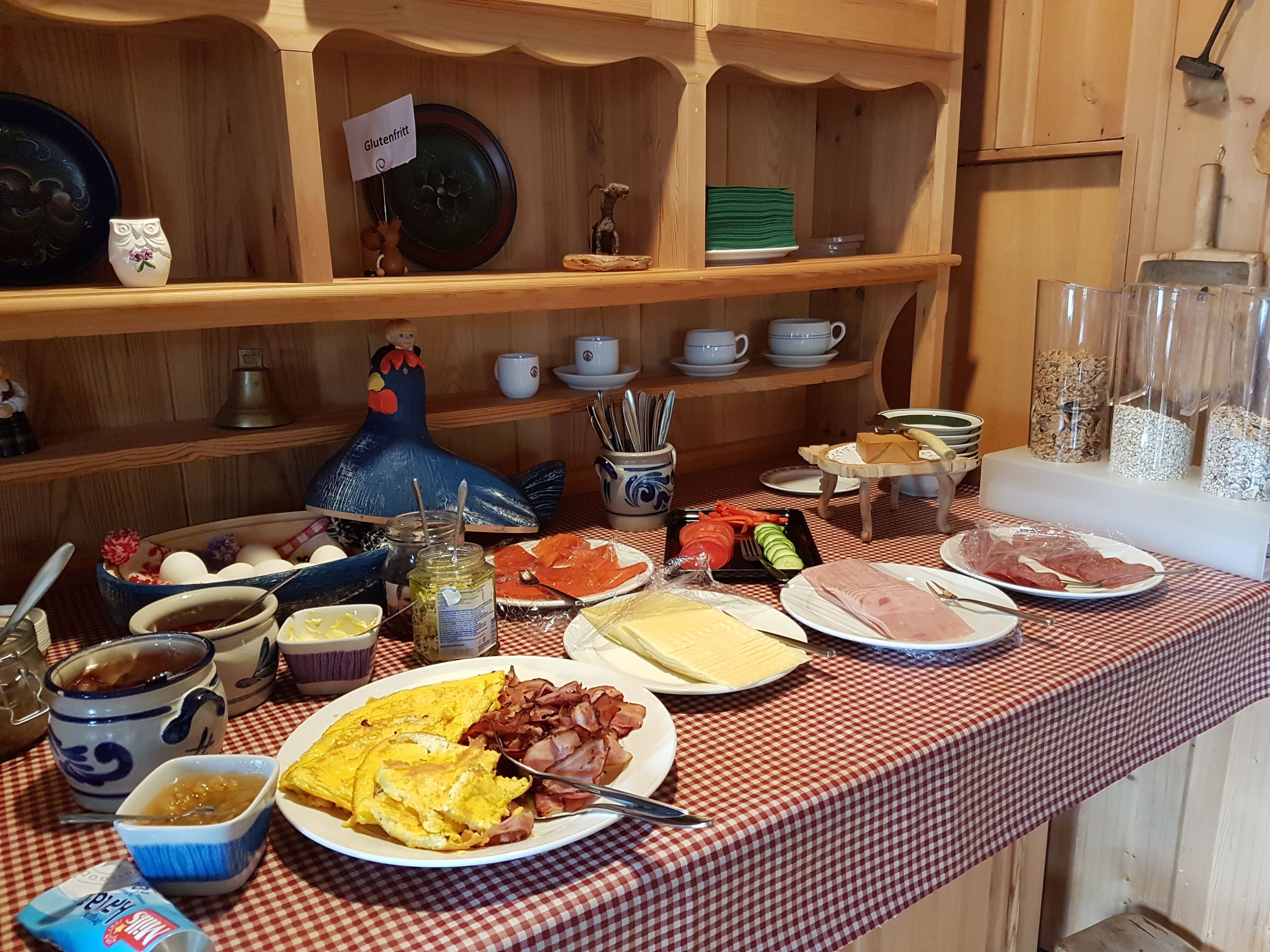 Café da manhã com buffet todos os dias (NOK 200 por pessoa) 