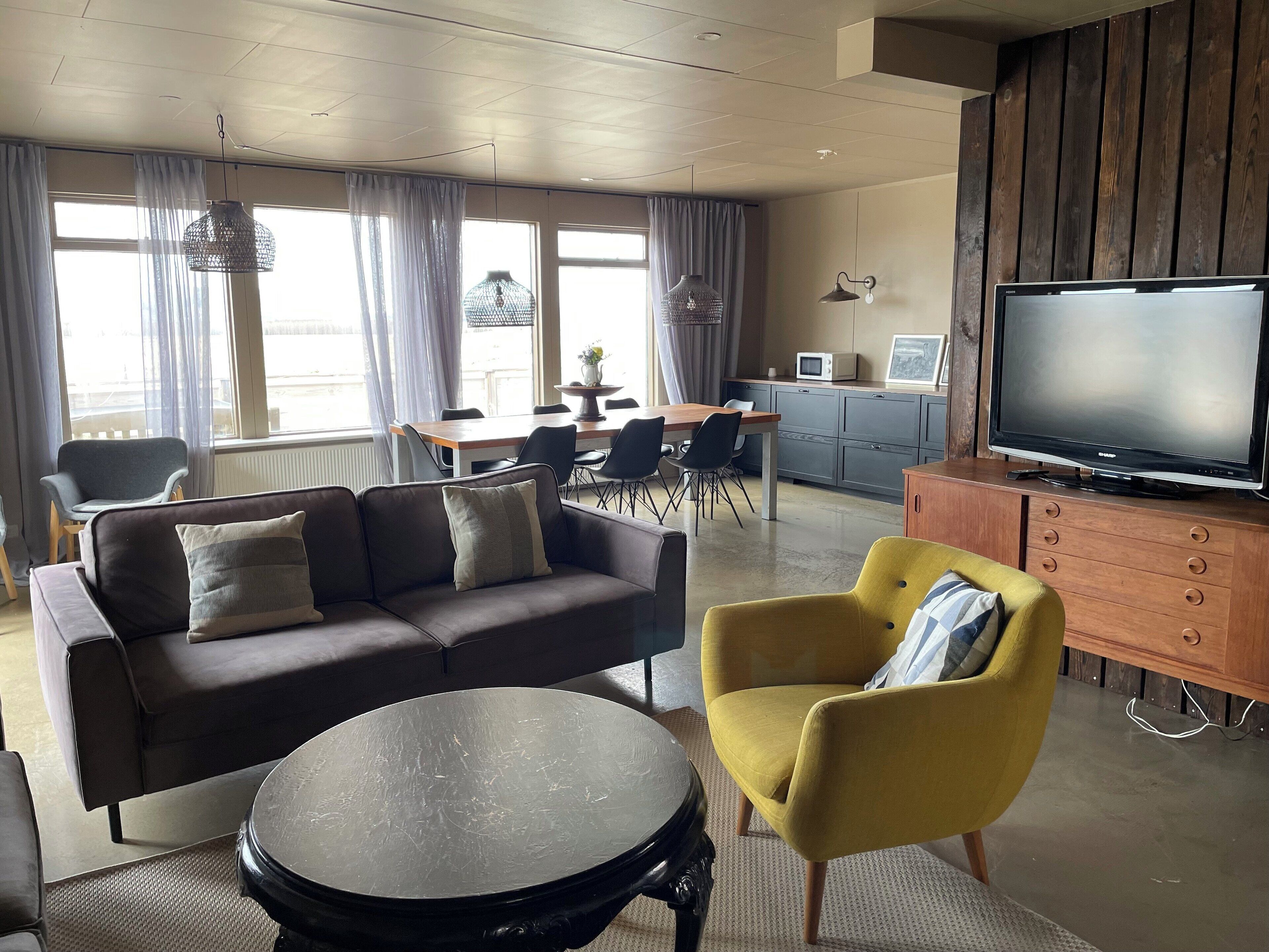 Skarð 2 - Vacation home | Ruang keluarga | Televisi layar datar 29-inci dengan saluran TV digital dan pemutar DVD