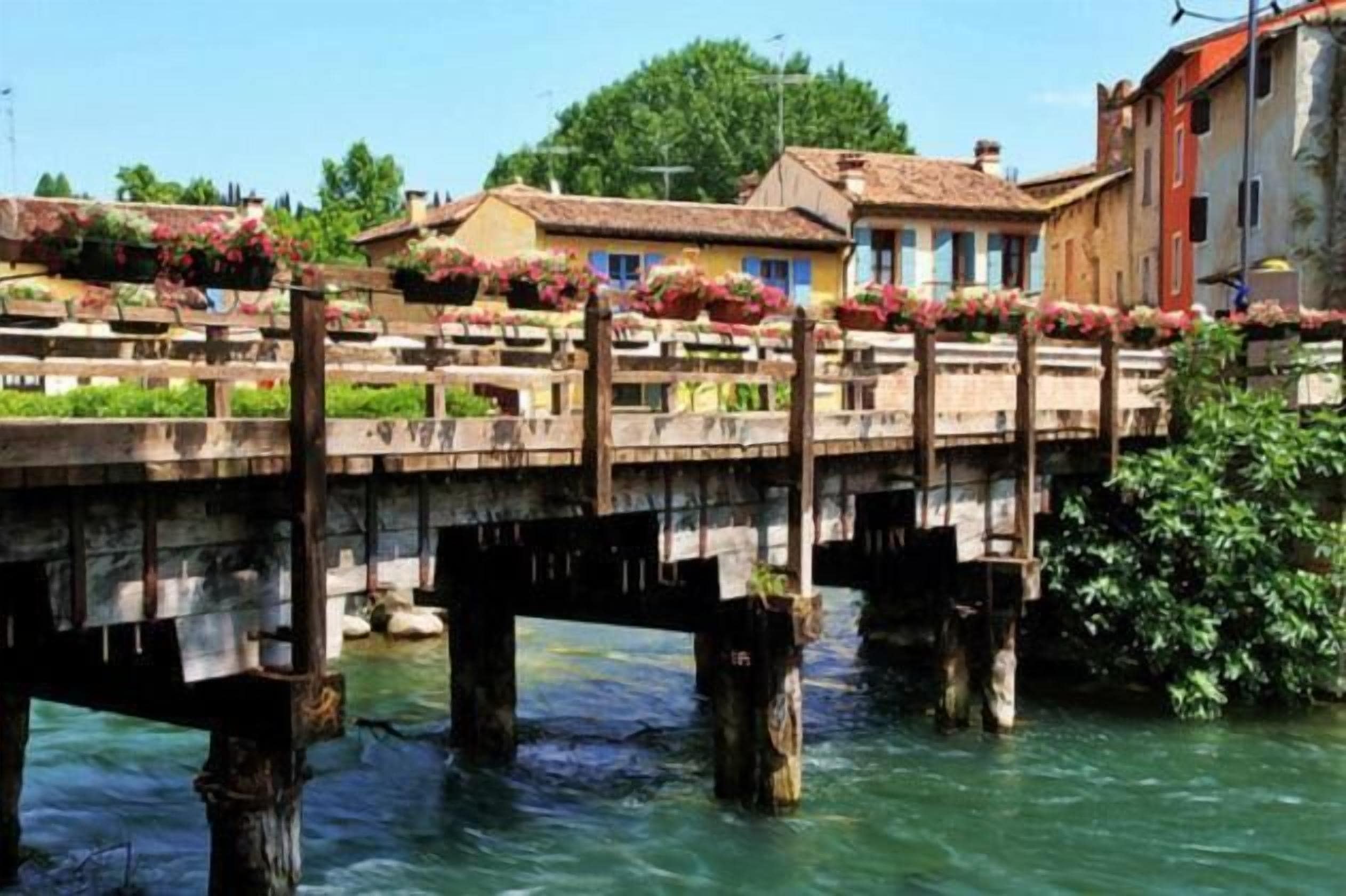 Photo - Le Finestre Su Borghetto