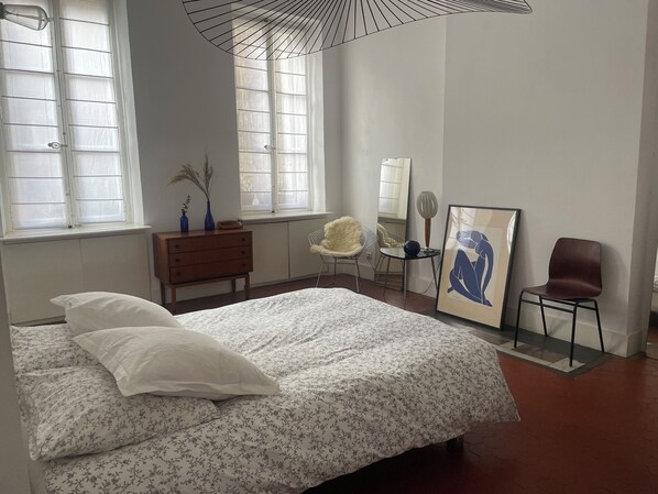 Double Room (Grande chambre design) | Individually decorated, individually furnished, desk, laptop workspace