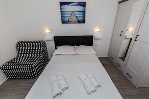 Villa, sjøutsikt | 2 soverom, safe på rommet, skrivebord og lydisolert
