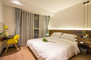 Double Room B | Desk, blackout drapes, iron/ironing board, free WiFi - Hangzhou Backlighting Inn (Hangzhou)
