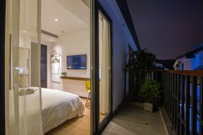 Double Room B | Balcony - Hangzhou Backlighting Inn (Hangzhou)