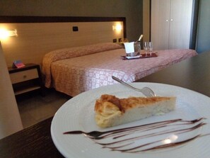 Premium bedding, individually decorated, individually furnished - Hotel B&B Airone (Trinitapoli)