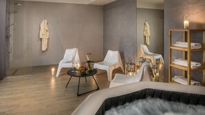 Signature Loft, 1 Bedroom, Hot Tub | Private spa tub - Apartments with Event Space & Hot Tub (Kraków)