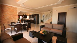 Villa, 4 Bedrooms, Private Pool | Living room