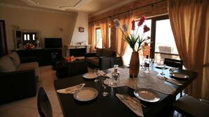 Villa, 4 Bedrooms, Private Pool | In-room dining