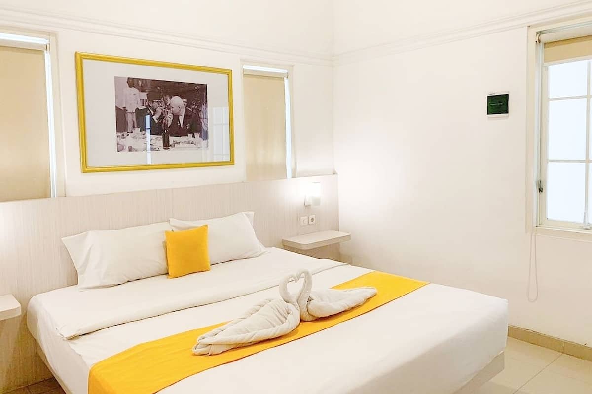 Deluxe tweepersoonskamer, 1 kingsize bed, niet-roken | Luxe beddengoed, een bureau, een laptopwerkplek, gratis wifi