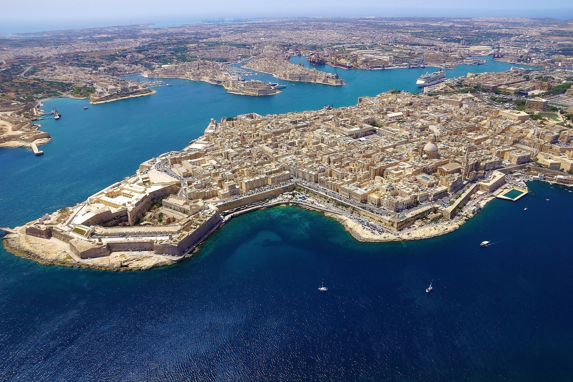 Foto - Seashells 2 bedroom Apartment with sunny terrace with stunning panoramic sea views by Getaways Malta