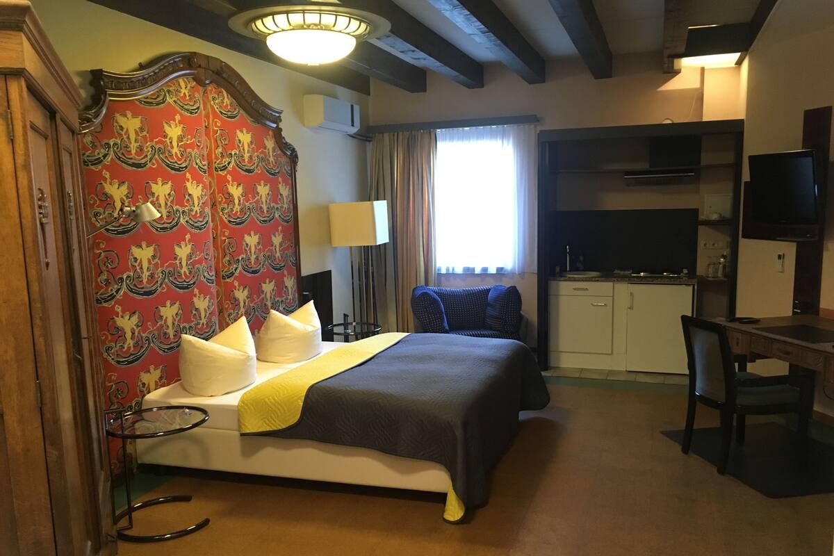 Comfort Double Room | Soundproofing, rollaway beds (surcharge), WiFi (free)