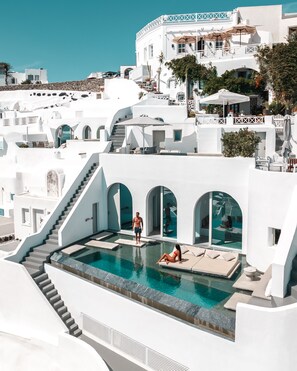 Front of property - Echoes Luxury Suites (Santorini)