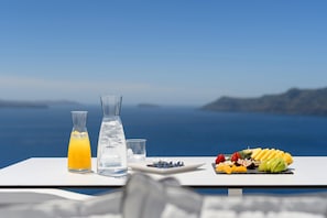 Tägliches inbegriffenes kontinentales Frühstück