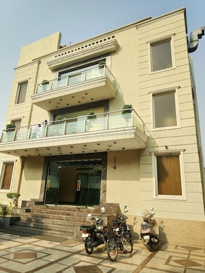 Front of property - Hotel Aadhar (Gurugram)