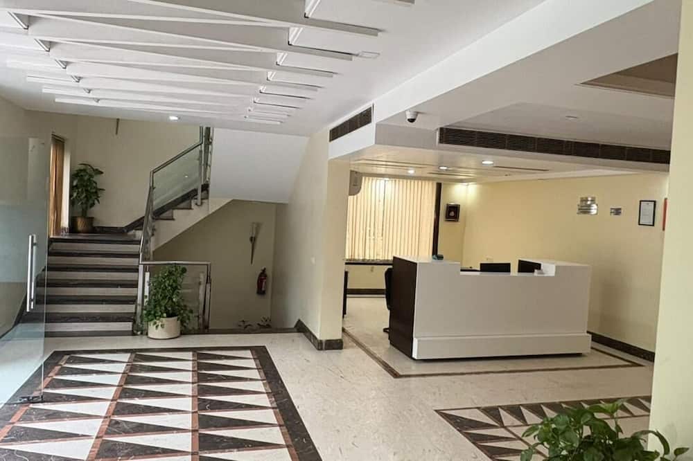 Hotel Aadhar