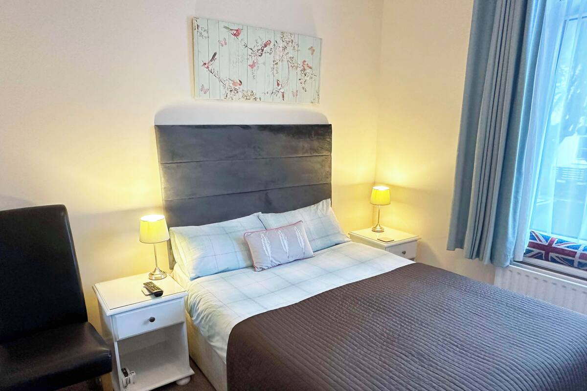 Kamar Double | Wi-Fi gratis dan seprai linen