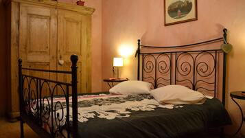 Minibar, décoration personnalisée, ameublement personnalisé, bureau