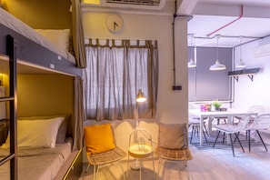 Down duvets, iron/ironing board, free WiFi, bed sheets