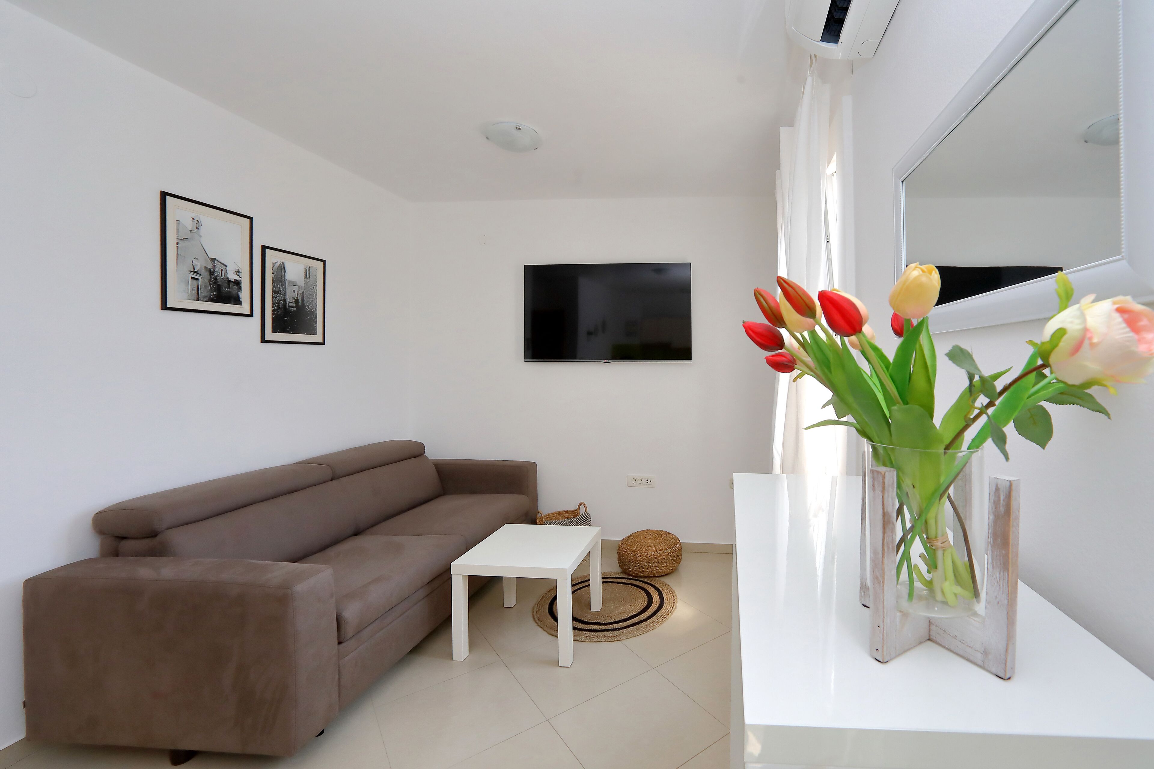 아파트, 침실 1 개, 바다 전망 | 거실 공간 | 평면 TV