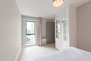 Appartement, 3 chambres | 3 chambres, bureau, accès au Wi-Fi (inclus), literie fournie