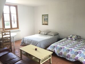 Individually decorated, individually furnished, bed sheets