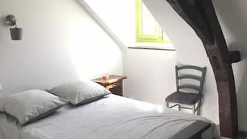 4 bedrooms, individually decorated, individually furnished, bed sheets