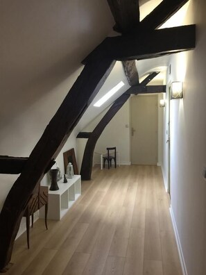 Décoration personnalisée, ameublement personnalisé, draps fournis