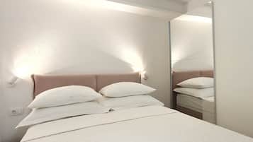 Apartment, 2 Bedrooms, Balcony, Sea View | 2 bedrooms, iron/ironing board, free cribs/infant beds, free WiFi