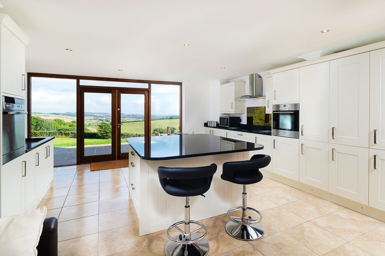 Cottage | Privékeuken | Een koelkast/vriezer, een magnetron, een oven, een kookplaat