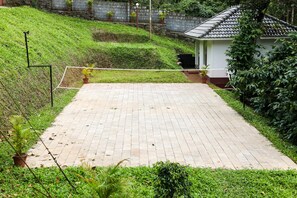 المنطقة المحيطة بالمنشأة