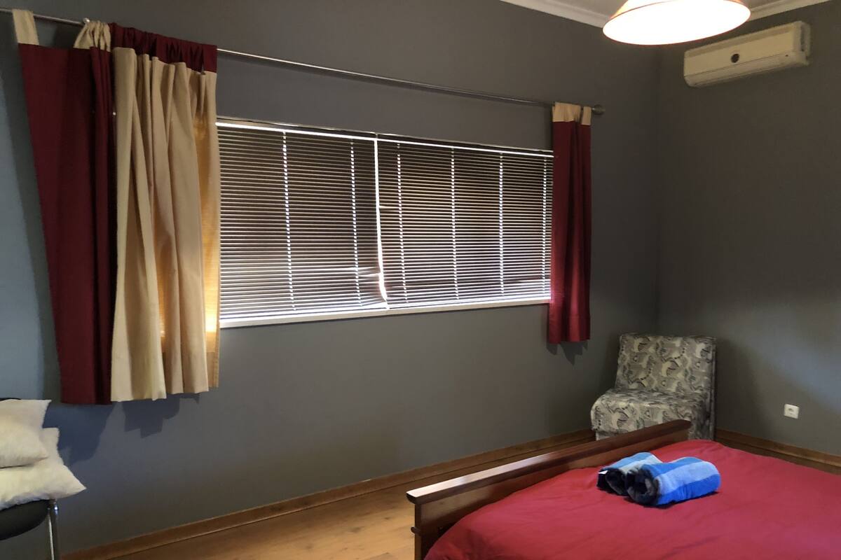 Triple Room (Ambar) | Blackout drapes, cribs (free), rollaway beds (surcharge), WiFi (free)