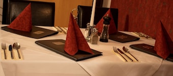 Check Inn Hotel