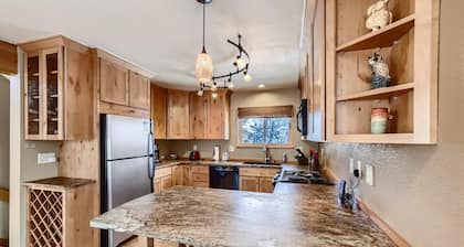 Mountainside 753 3 Bedroom Home by RedAwning