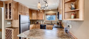 Mountainside 753 3 Bedroom Home by RedAwning