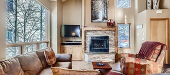 Mountainside 753 3 Bedroom Home by RedAwning