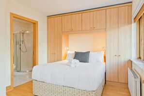 Apartment, 3 Bedrooms | 3 bedrooms, individually decorated, individually furnished, free WiFi