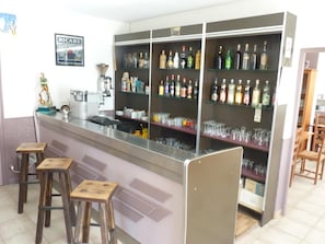 Bar (on property) - Hotel Alata (Alata)