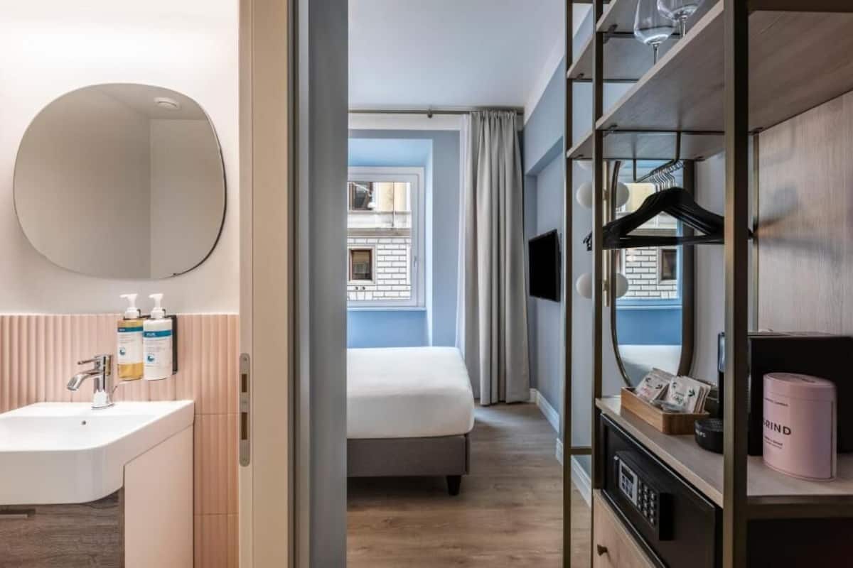 Ylelliset vuodevaatteet, memory foam -patjalliset sängyt