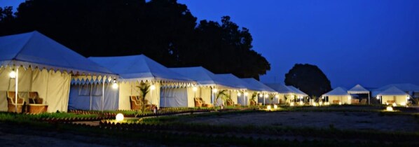 Fasade – kveld/natt