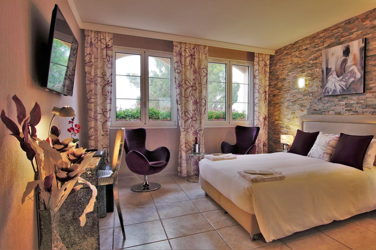 Double Room, Pool View (Chambre Design) | 2 bilik tidur, cadar kapas Mesir, peralatan tempat tidur premium