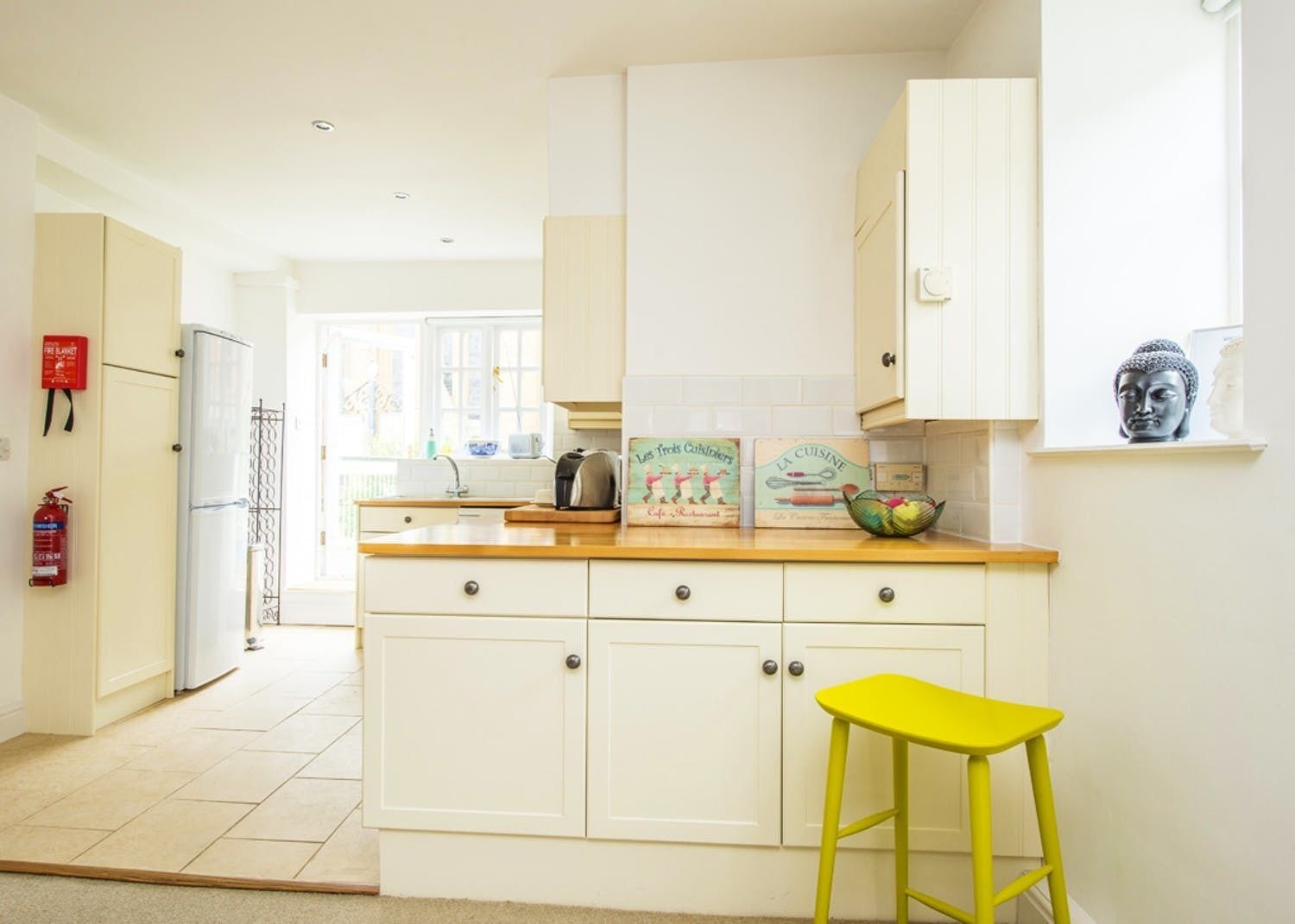 Appartement | Privékeuken | Een koelkast/vriezer, een magnetron, een oven, een kookplaat